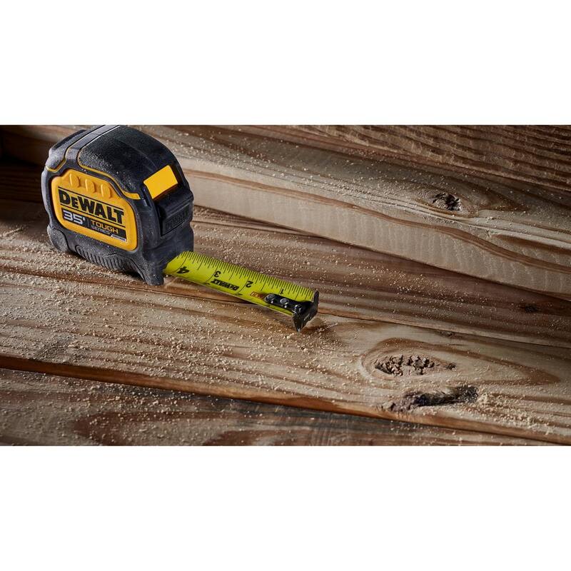 Cinta métrica resistente DEWALT Tough Tape 35 pies x 1-1/4 pulgadas - DWHT36935S