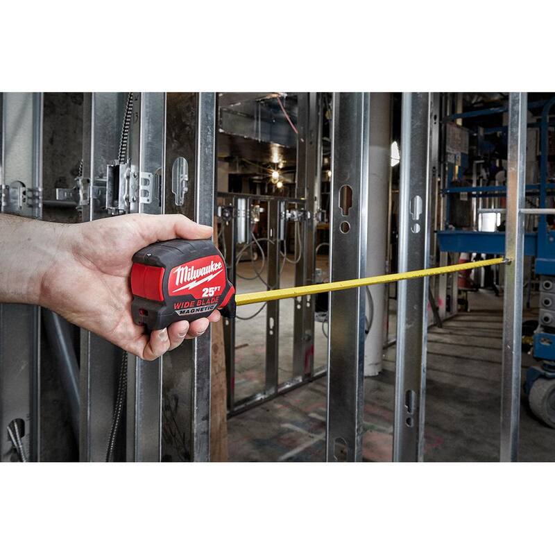 Cinta métrica magnética con cuchilla ancha de 16 pies x 1-5/16 pulgadas de Milwaukee con alcance de 16 pies - 48-22-0216M