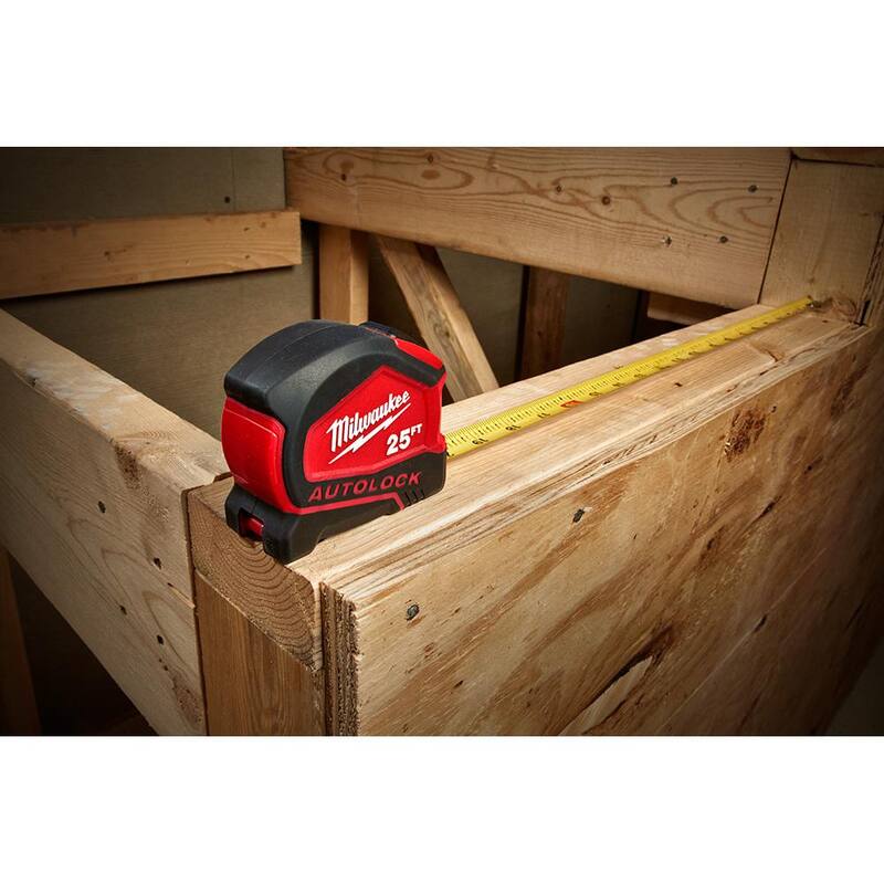 Cinta métrica automática Milwaukee de 25 pies con bloqueo automático compacto y cuchillo de utilidad plegable FASTBACK compacto - 48-22-6825-48-22-1500