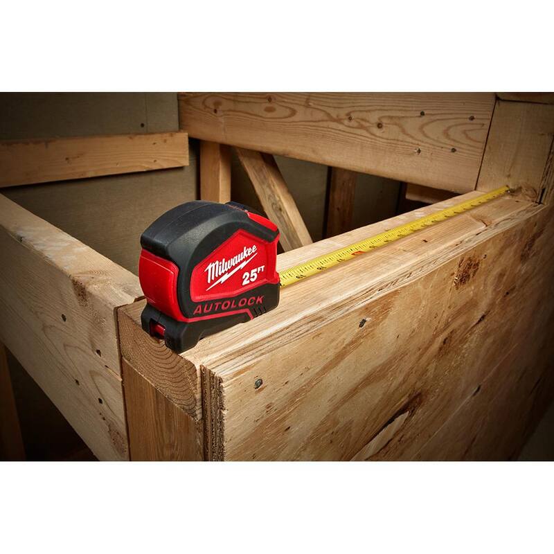 Milwaukee 25 ft. Cinta Métrica Automática Compacta con Bloqueo Automático de 16 ft. - 48-22-6825-48-22-6816