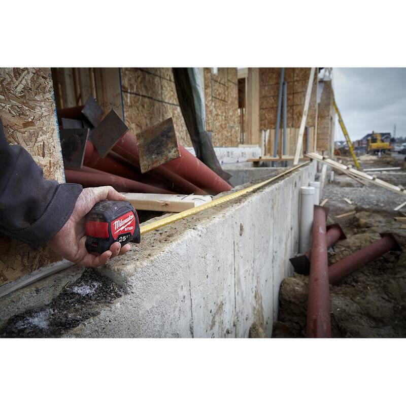 Milwaukee 35 pies x 1-5/16 pulg. Cinta métrica Gen II STUD con alcance de 17 pies - 48-22-9735