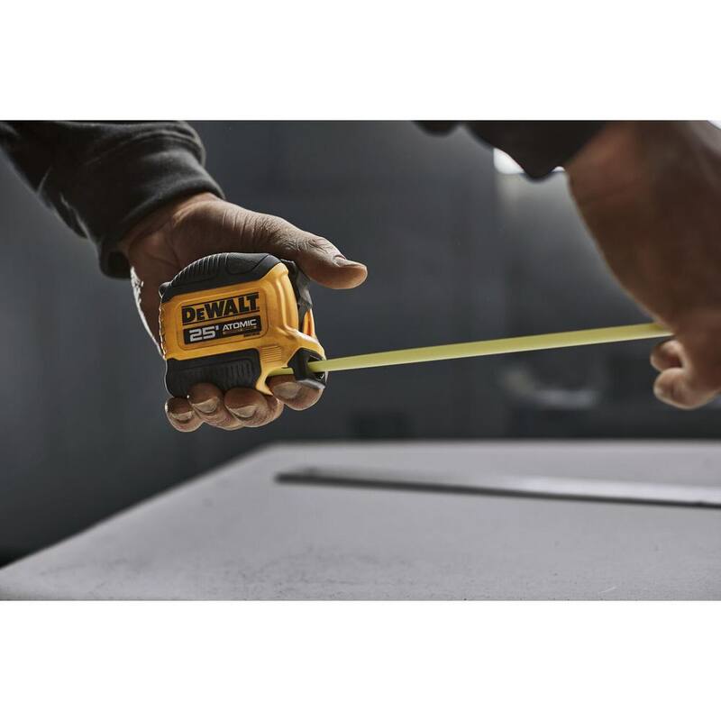 Cinta métrica DEWALT de 25 pies x 1-1/8 pulgadas ATOMIC (paquete de 2) - DWHT38125SX2