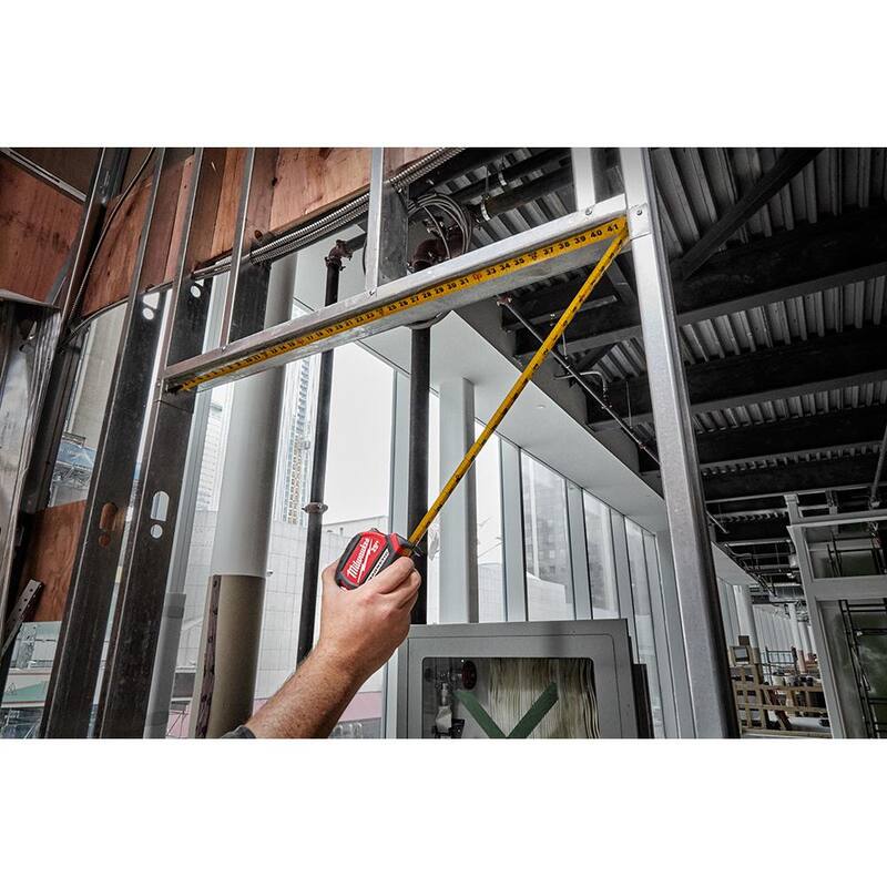 Cinta métrica magnética compacta Milwaukee de 5 m / 16 ft. x 1-1/16 in. con alcance de 15 ft. - 48-22-0317
