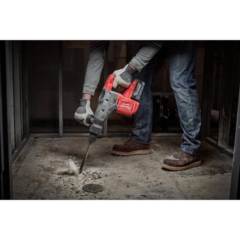 Milwaukee M18 FUEL 18-Volt Lithium-Ion Brushless Cordless 1-9/16 pulgadas SDS-Max Rotary Hammer Kit con dos baterías de 8.0Ah y esmeriladora - 2717-22HD-2980-20