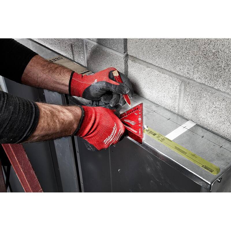 Milwaukee 25 ft. x 1.3 in. Gen II STUD Cinta Métrica Magnética con 14 ft. de Resalte y Escuadra de Recorte de 4-1/2 in. - 48-22-9725M-MLSQ040