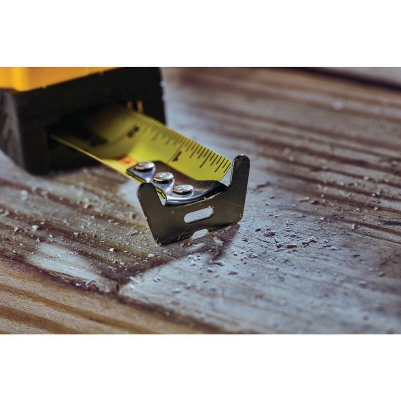 Cinta métrica DEWALT de 30 pies x 1-1/8 pulgadas - DWHT36109S