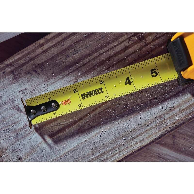 Cinta métrica DEWALT de 30 pies x 1-1/8 pulgadas - DWHT36109S