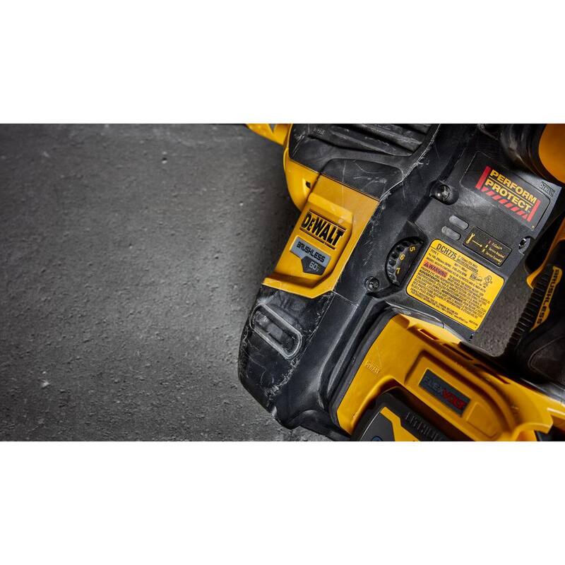 Martillo rotativo SDS MAX inalámbrico sin escobillas DEWALT 60V FLEXVOLT de 2 pulgadas, kit con (2) baterías de 9.0Ah, cargador y estuche - DCH775X2