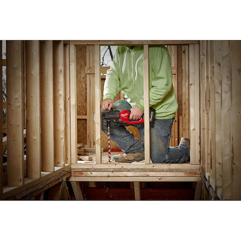 Milwaukee M18 FUEL 18V Li-Ion sin escobillas inalámbrico Hole Hawg taladro de ángulo recto de 7/16 pulgadas con Quick-Lok con juego de sierra de agujero de carburo (7 piezas) - 2808-20-49-56-9280.