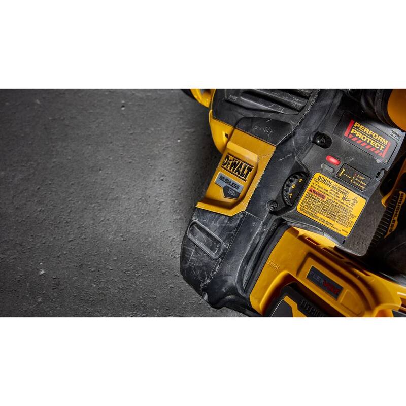 Martillo rotativo SDS Max inalámbrico sin escobillas DEWALT 60V FLEXVOLT de 1-7/8 pulgadas, kit con (2) baterías de 9.0Ah, cargador y caja de kit - DCH735X2