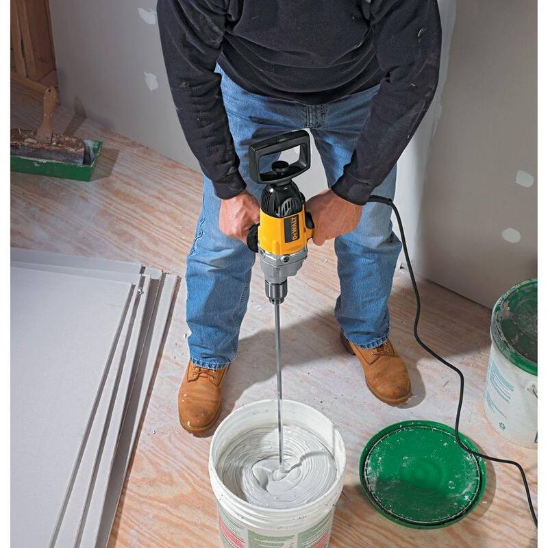 Taladro mezclador de concreto DW130V DEWALT de 9 amperes y 1/2 pulgadas con mango en forma de pala