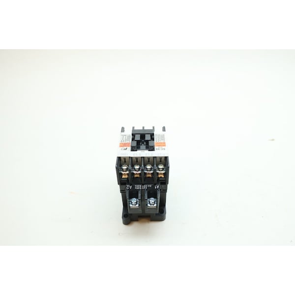 Interruptor magnético de 4 a 6 amperes de voltaje completo de 24 V-DC de arranque a plena tensión - SW-03/2E de Fuji Electric