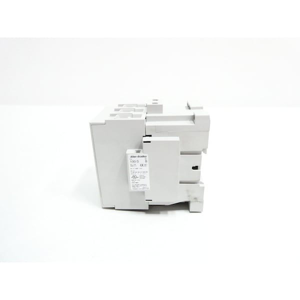 Allen Bradley 120V-AC 90A AMP 50HP AC CONTACTOR - 100-C72D10

Contactador de CA de 120V-AC, 90A, 50HP - 100-C72D10