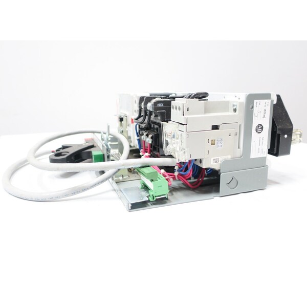 Allen Bradley CENTERLINE 2100 Cubeta de arranque del Centro de Control de Motores (MCC) de TAMAÑO 1 de 10HP  500-BODX21 120V-AC - 2113B-ZAB-6P-7FEEDD-38CA