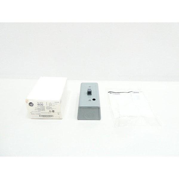 Arrancador manual Allen Bradley de 1HP 230V-CD/277V-CA - 600-TAX5