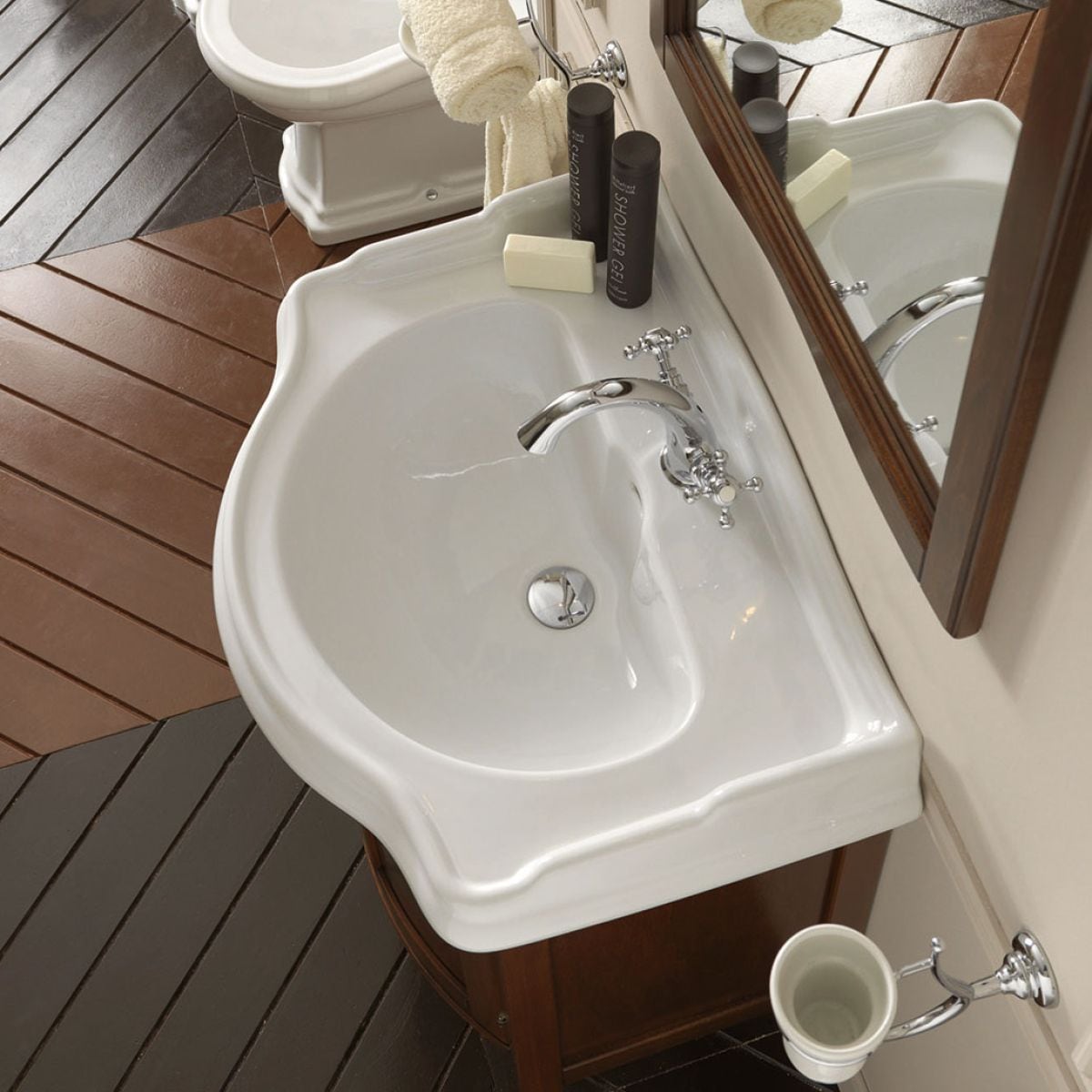 Colecciones de Baño WS Bath Collections Heritage WSBC Combo de Lavabo de Pedestal de Cerámica Blanca Moderna de Fireclay (21.7 pulgadas x 18.3 pulgadas x 33.8 pulgadas) - HERITAGEWSBC45.01+70