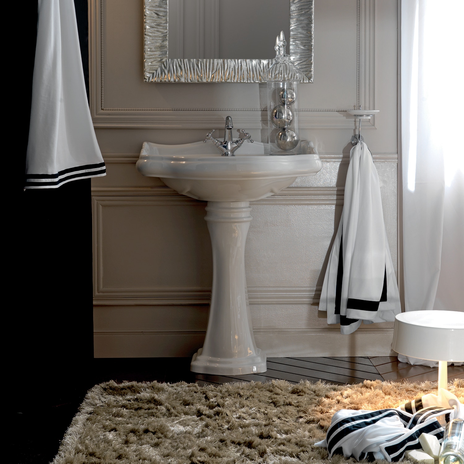 Colecciones de Baño WS Bath Collections Heritage WSBC Combo de Lavabo de Pedestal de Cerámica Blanca Moderna de Fireclay (21.7 pulgadas x 18.3 pulgadas x 33.8 pulgadas) - HERITAGEWSBC45.01+70