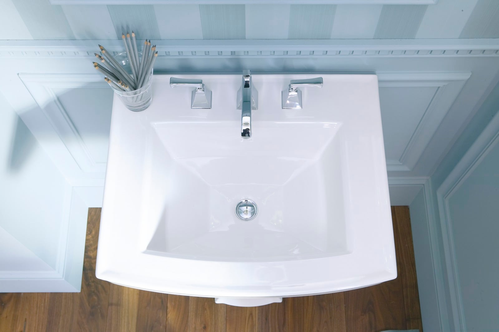 Base de lavabo de pedestal blanco de porcelana vitrificada Archer de KOHLER (27.75 pulgadas x 13.4 pulgadas x 27.75 pulgadas) - 2357-0