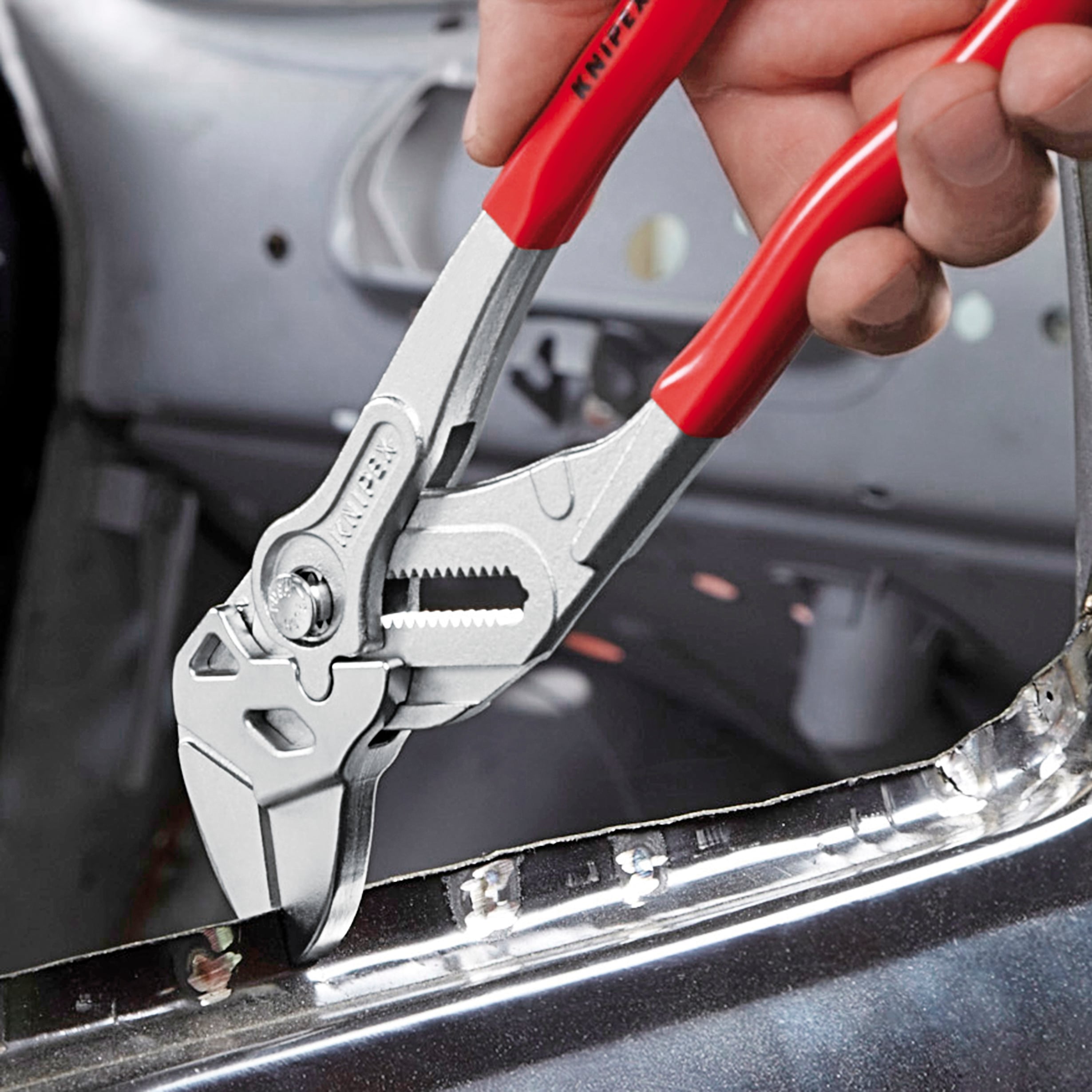 KNIPEX Llave de tenazas rojas 10.45 pulgadas de acero al cromo vanadio con mango sumergido - Herramienta para reparaciones en el hogar 86 05 250 T BKA