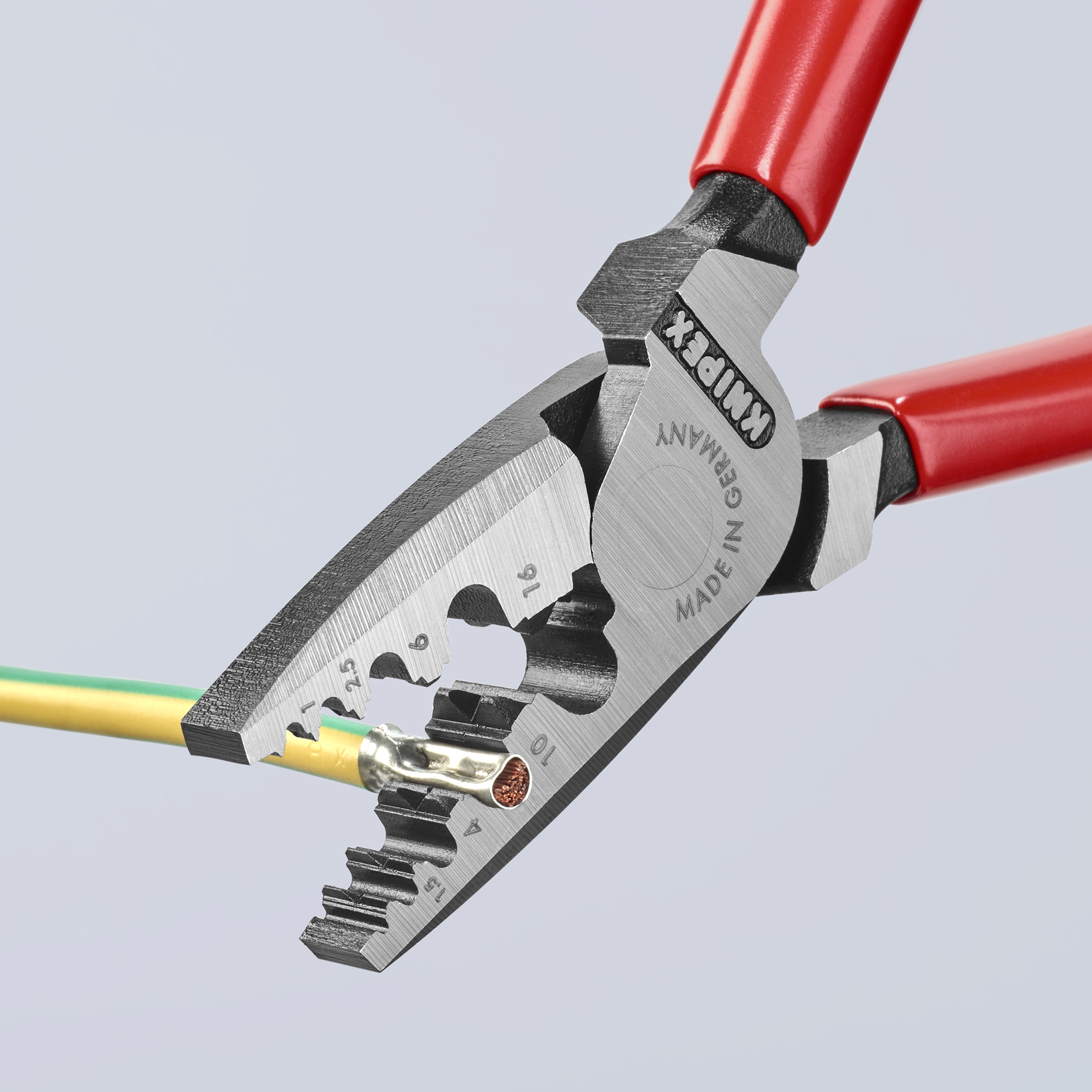 KNIPEX Pinzas de Crimpado con Mangos Rojos Sumergidos 7.1 pulgadas Pinzas de Crimpado Eléctrico para Terminal de Cable (Férulas) - Capacidad de 0.25 a 16 mm2 - 97 71 180