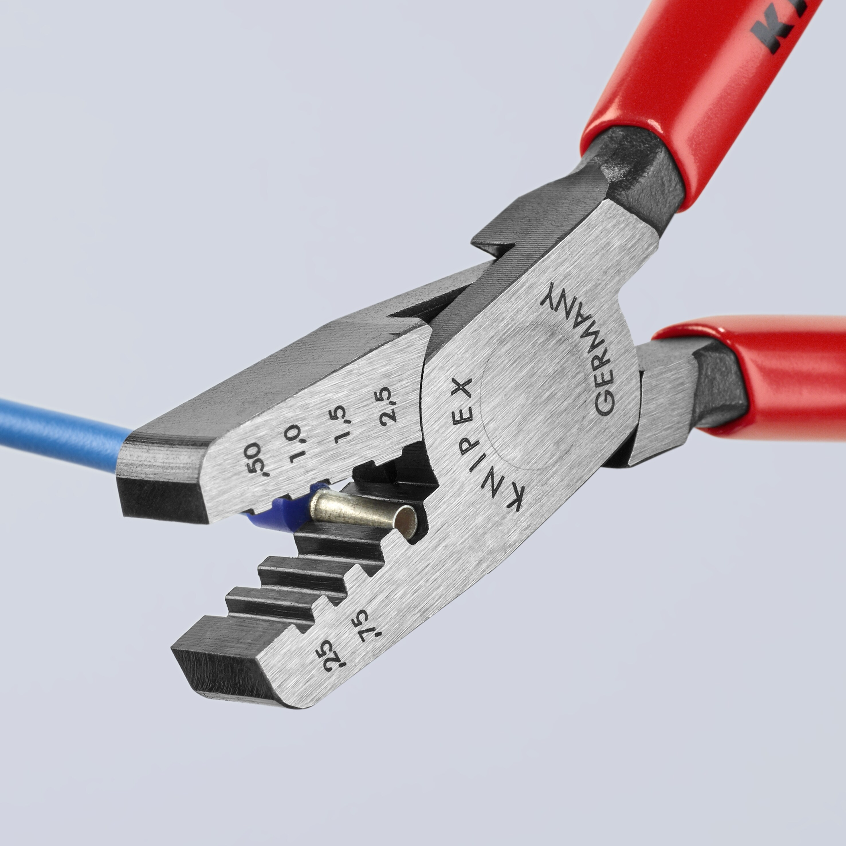 KNIPEX Prensadora Roja KNIPEX de 5.85 pulgadas para terminales (férulas) - Capacidad de 0.25 a 2.5 mm2 - 97 61 145 A