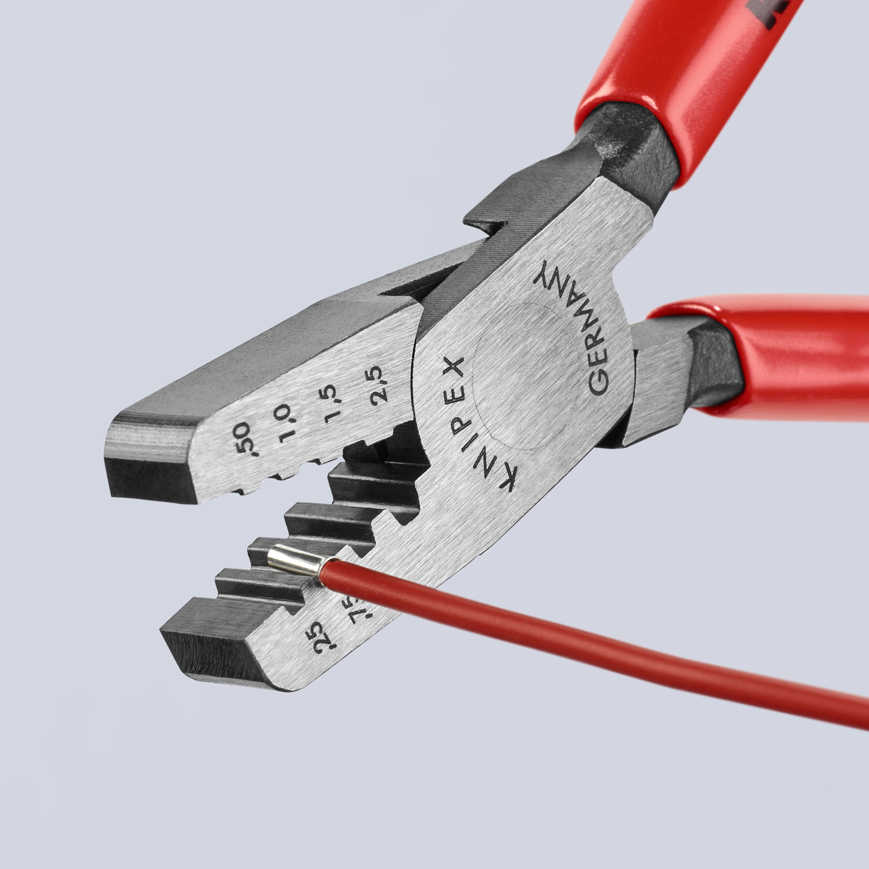 KNIPEX Prensadora Roja KNIPEX de 5.85 pulgadas para terminales (férulas) - Capacidad de 0.25 a 2.5 mm2 - 97 61 145 A