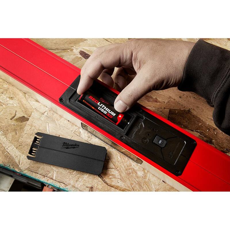 Nivel de caja digital REDSTICK de Milwaukee de 48 pulgadas con láser de línea cruzada verde de 100 pies y puntos de plomada - MLDIG48-3522-21