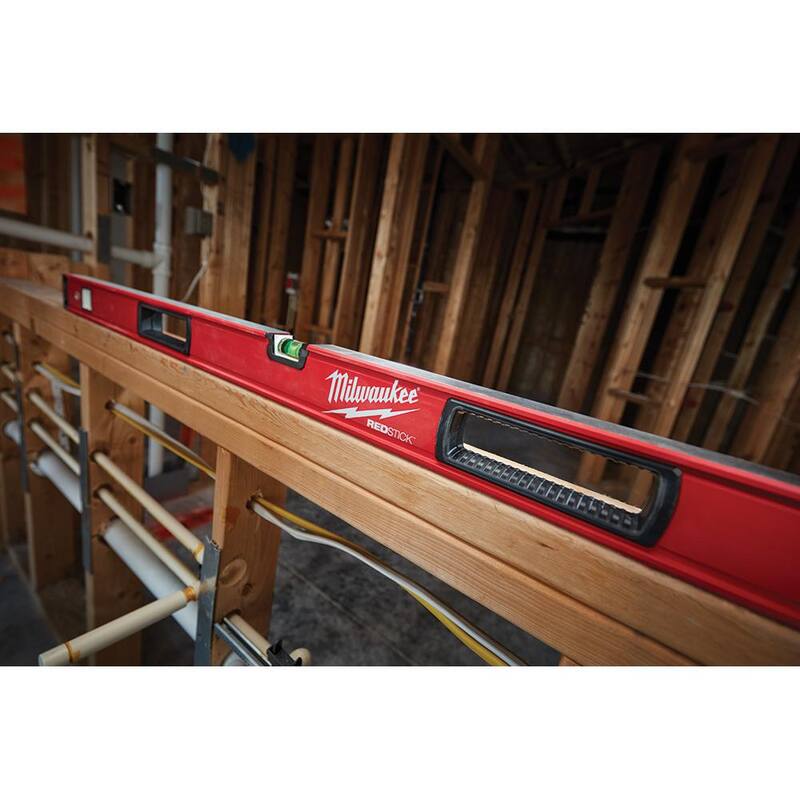 Set de niveles de caja Milwaukee REDSTICK de 24 y 48 pulgadas con escuadra para vigas de 7 pulgadas (3 piezas) - MLBXS48-MLSQ070