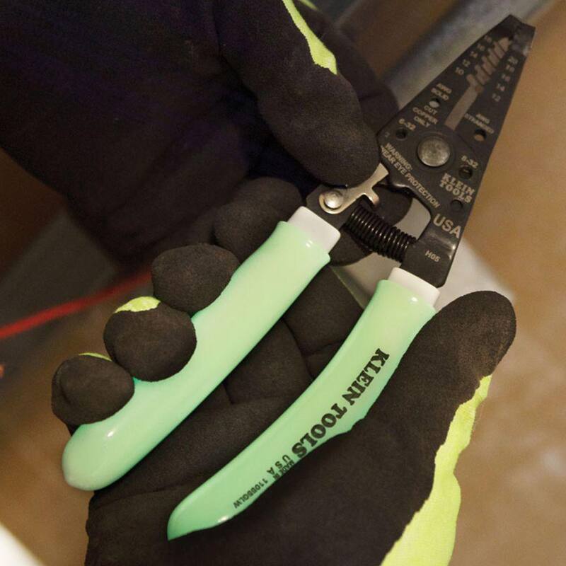 Herramienta Klein Tools de Alta Visibilidad Klein-Kurve Pelacables/Cortador - 11055GLW.