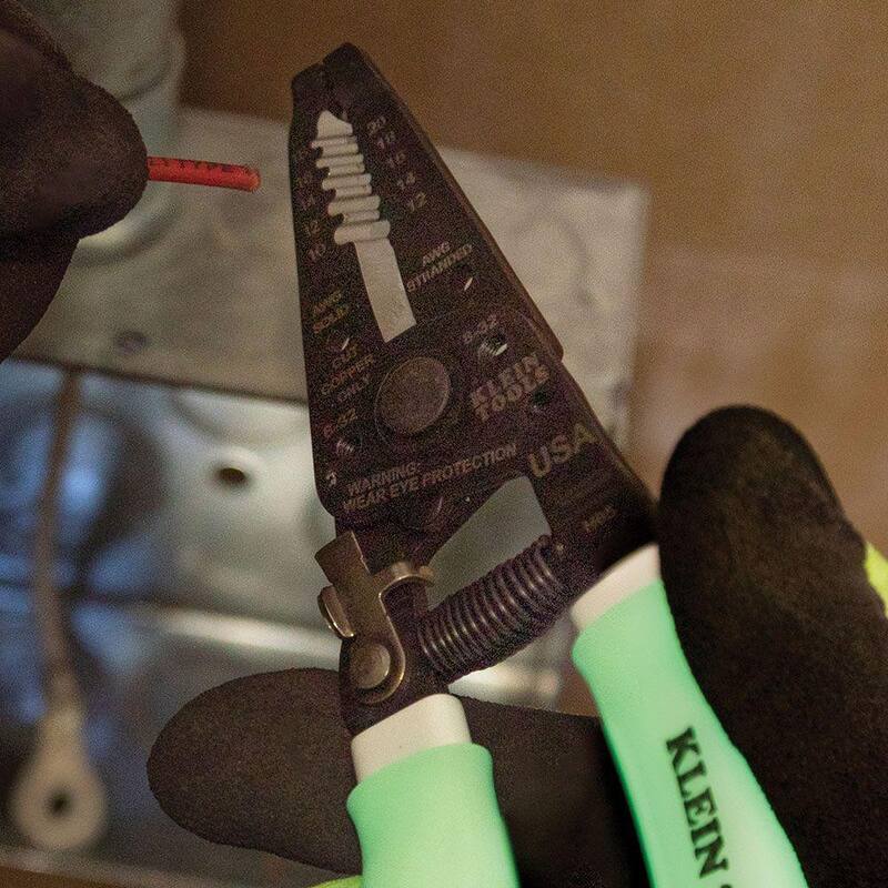 Herramienta Klein Tools de Alta Visibilidad Klein-Kurve Pelacables/Cortador - 11055GLW.