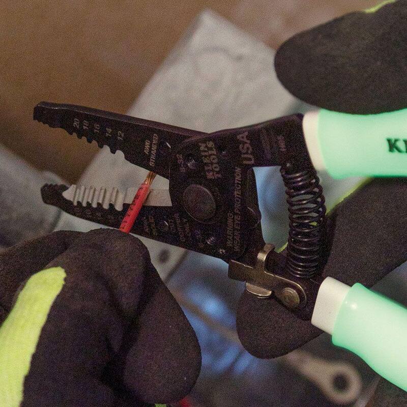 Herramienta Klein Tools de Alta Visibilidad Klein-Kurve Pelacables/Cortador - 11055GLW.
