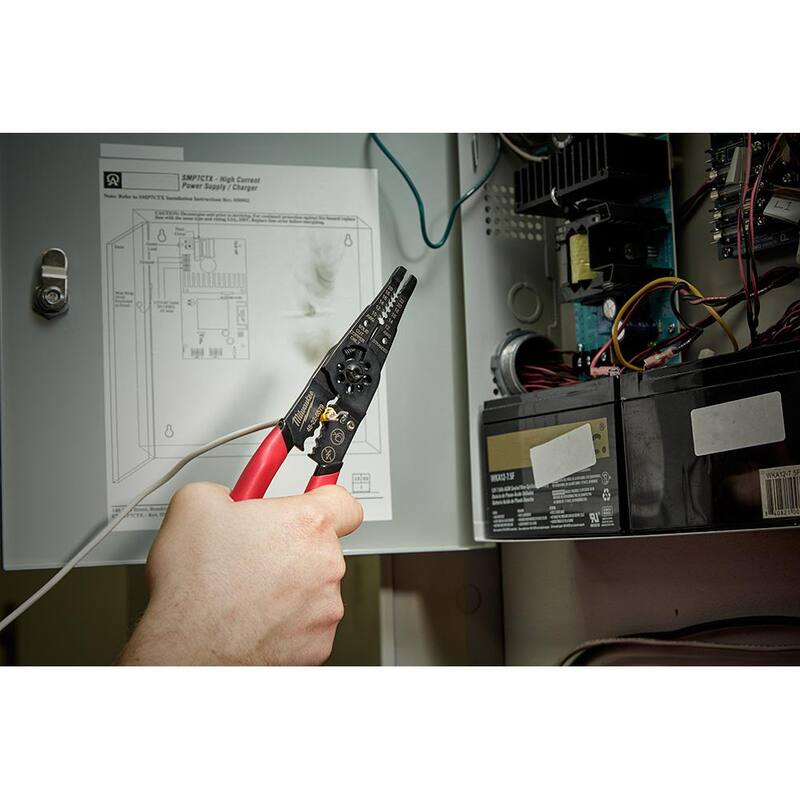 Desnudadores de cable y pinzas para electricistas de combinación de 2 piezas de Milwaukee de 7.75 pulgadas con pinzas multiusos - 48-22-3079-48-22-6579.