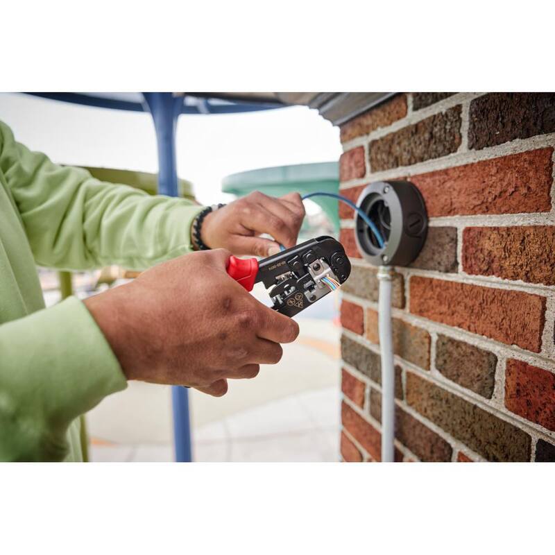 Milwaukee Ajustable crimpadora y pelacables de paso - 48-22-3074