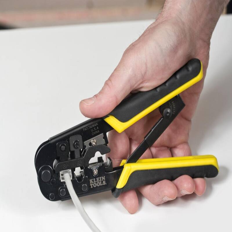 Herramienta de engarzado, pelado y corte para cables de datos con trinquete de Klein Tools, Ethernet RJ45, Datos/Voz/Video - VDV226011SEN