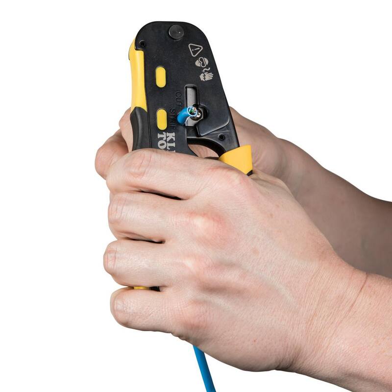 Herramienta de engarce modular pasante con trinquete de Klein Tools y (paquete de 20) enchufes de datos modulares pasantes CAT5e - M2O41327KIT