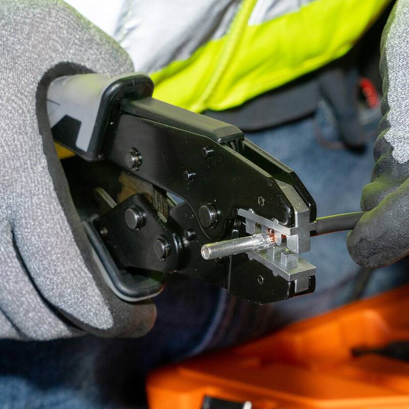Klein Tools Solar Ratcheting Crimper para conectores MC4 - 3010CR