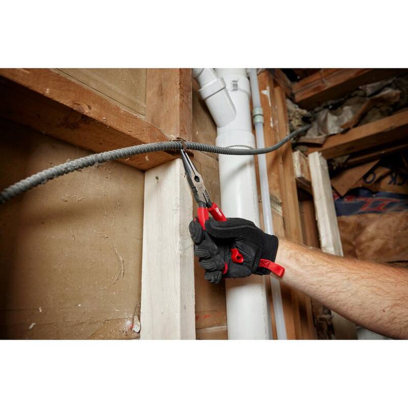 Pinzas de punta larga de 8 pulgadas Milwaukee con extractor de cinta para pescar y mango con agarre cómodo - MT555