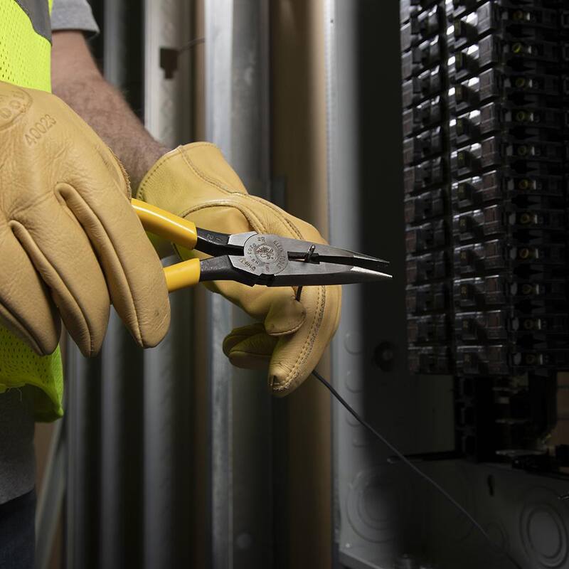 Herramientas Klein 8 pulgadas. Alicates de corte lateral de nariz larga de servicio pesado para pelar cables - D203-8N