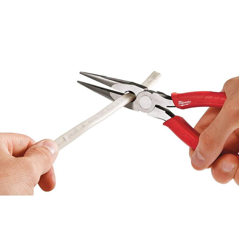Alicates de punta larga con mango ergonómico Milwaukee de 8 pulgadas con juego de 8 destornilladores con cabeza cuadrada - 48-22-6101-48-22-2718.