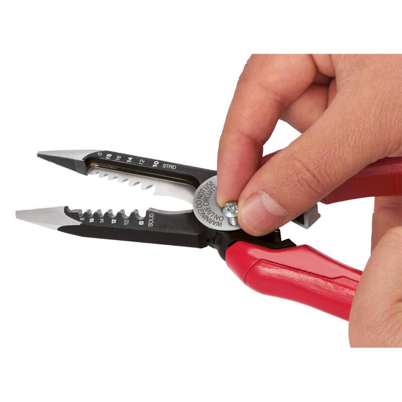 Milwaukee 7.75 in. Combinación de 6 en 1 Pelacables y Pinzas para Alambre con Pelacables/Cortador de Alambre Compacto Ajustable de 12-24 AWG (juego de 2) - 48-22-3079-48-22-3040
