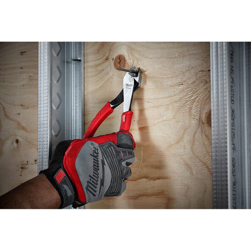 Pinza de corte diagonal Milwaukee de 8 pulgadas con cabeza angulada - 48-22-6128