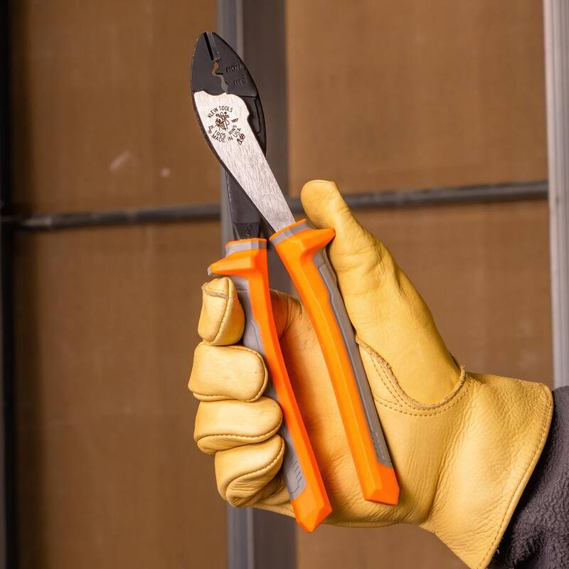 Herramienta de crimpado y corte de Klein Tools para conectores aislados - 1005RINS