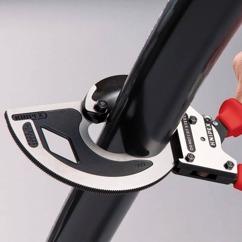 Cortadores de cable con trinquete KNIPEX de 22 pulgadas con mangos de agarre cómodo - 95 32 038
