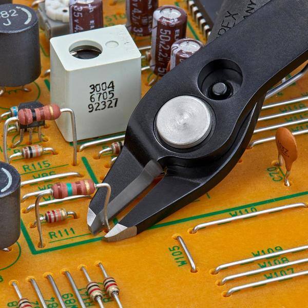 KNIPEX 5-1/2 in. Electronics Super Knips XL con mangos de agarre cómodos - 78 61 140