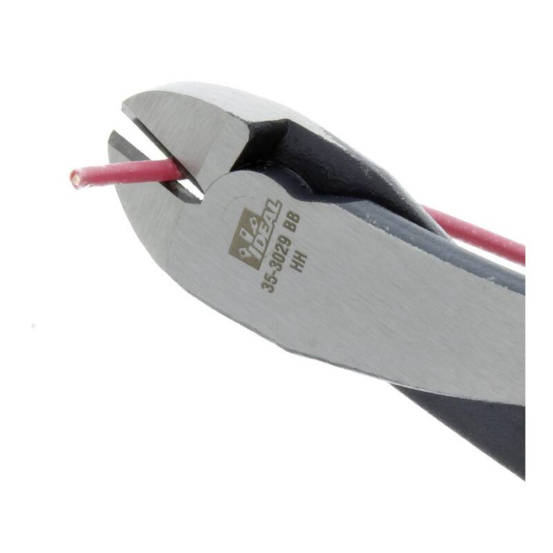 Pinza de corte diagonal con cabeza en ángulo IDEAL de 8 pulgadas con agarre inteligente - 35-3029