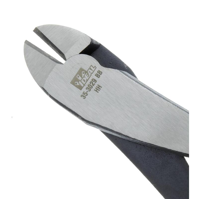 Pinza de corte diagonal con cabeza en ángulo IDEAL de 8 pulgadas con agarre inteligente - 35-3029