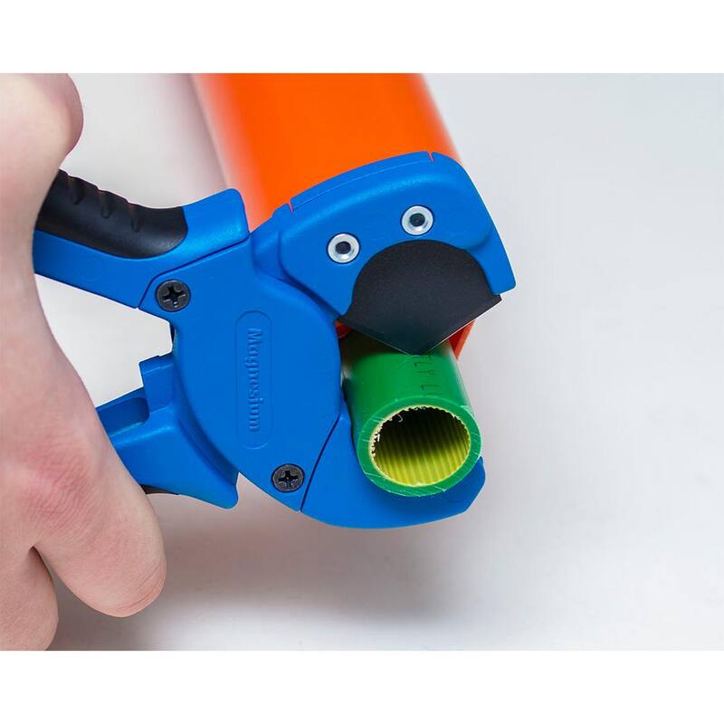 Cortador de tubos y conductos de PVC Jonard Micro Duct de hasta 1.1 pulgadas de diámetro - MDC-28