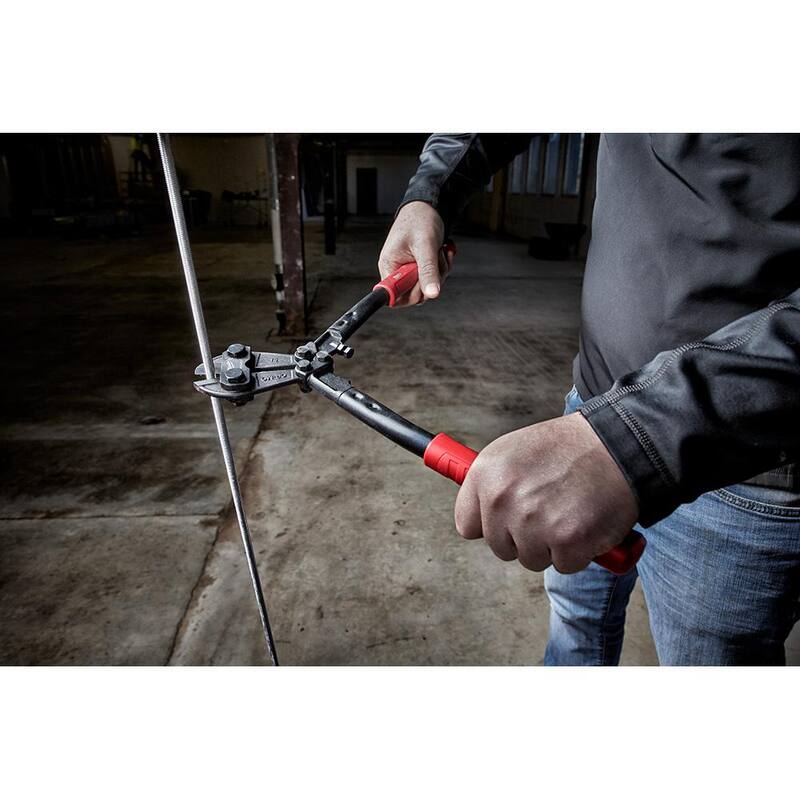 Cortador de pernos Milwaukee de 14 pulgadas con capacidad máxima de corte de 5/16 pulgadas - 48-22-4014