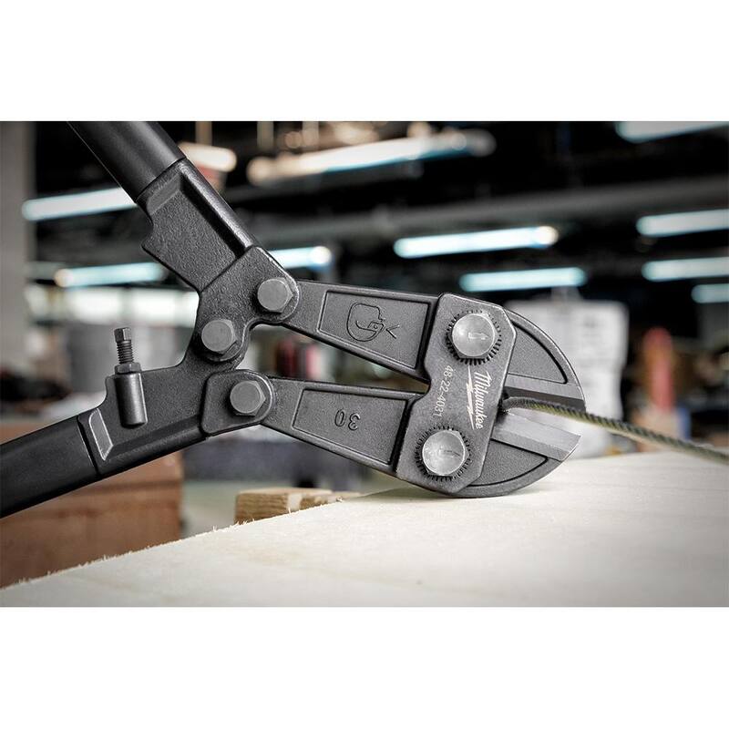 Milwaukee 30 pulgadas Cortador de pernos con capacidad de corte máximo de 1/2 pulgada - 48-22-4031