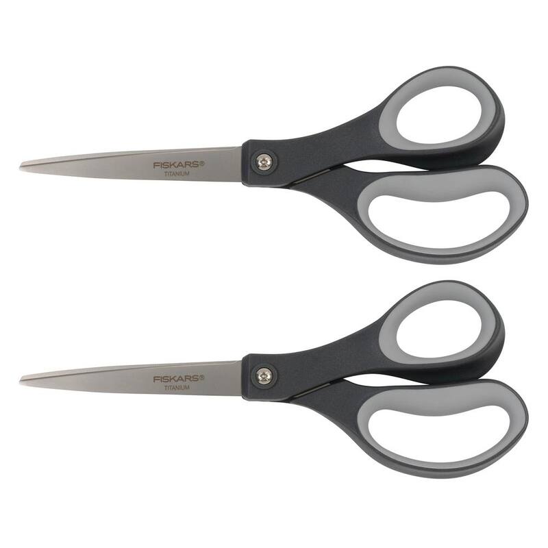 Tijeras de titanio Fiskars Everyday de 8 pulgadas con SoftGrip (2 piezas) - 1067266
